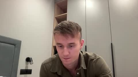 cute_skywalker online show from 10.26.25