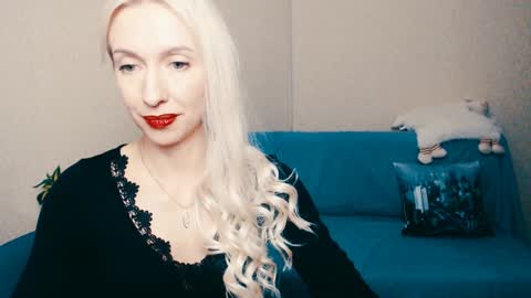 Snapshot of cute_smile_shy chatting on 12.26.24 cute_smile_shy online show from 12.26.24