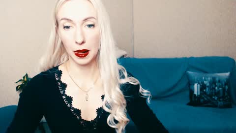 Snapshot of cute_smile_shy chatting on 01.16.25 cute_smile_shy online show from 01.16.25