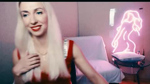 Snapshot of cute_smile_shy chatting on 09.18.25 cute_smile_shy online show from 09.18.25