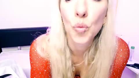 cute_smile_shy online show from 06.26.26