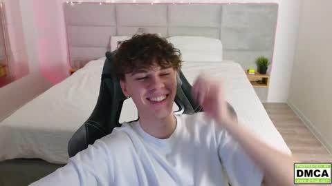 Snapshot of cute_thomas chatting on 12.16.24 Thomas - online show from 12.16.24