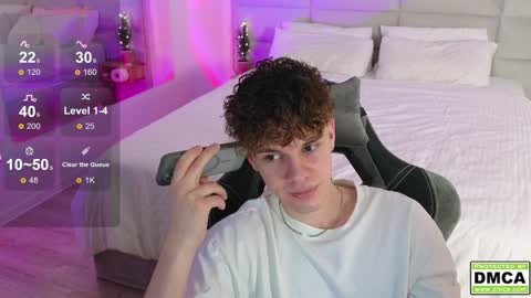 Snapshot of cute_thomas chatting on 12.24.24 Thomas - online show from 12.24.24