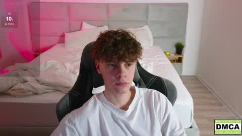 Snapshot of cute_thomas chatting on 02.01.25 Thomas - online show from 02.01.25