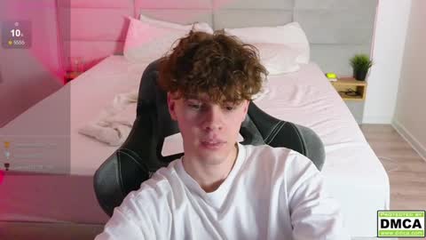 Snapshot of cute_thomas chatting on 02.05.25 Thomas - online show from 02.05.25