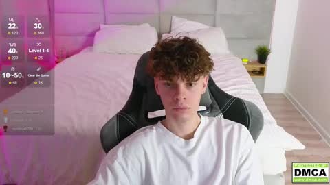 Snapshot of cute_thomas chatting on 02.10.25 Thomas - online show from 02.10.25