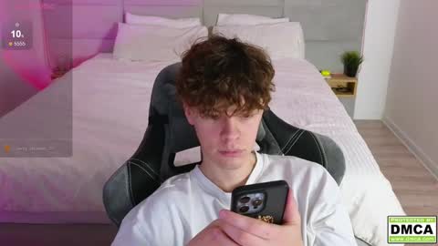 Snapshot of cute_thomas chatting on 02.11.25 Thomas - online show from 02.11.25