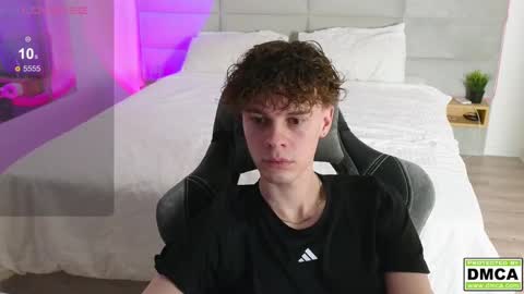 Snapshot of cute_thomas chatting on 03.11.25 Thomas - online show from 03.11.25