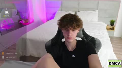 Snapshot of cute_thomas chatting on 03.11.25 Thomas - online show from 03.11.25