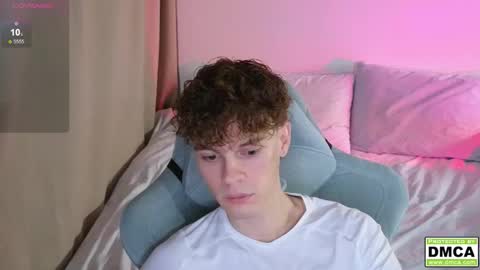 Snapshot of cute_thomas chatting on 10.17.25 Thomas - online show from 10.17.25