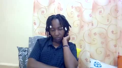 Snapshot of cute_xeniah chatting on 10.13.25 cute_xeniah online show from 10.13.25