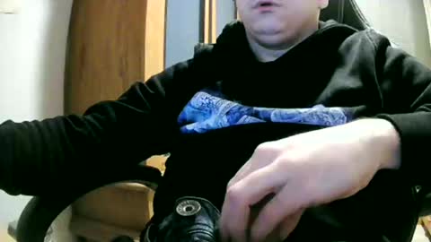 Snapshot of cuteboy090 chatting on 12.22.24 Cuteboy090 online show from 12.22.24