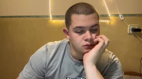 Snapshot of cutebutnaughty_ chatting on 11.01.25 Alex online show from 11.01.25