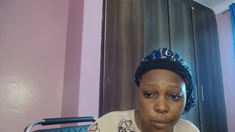 Snapshot of cutebuu chatting on 11.04.25 cutebuu online show from 11.04.25