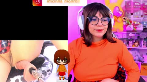 Snapshot of cutecinamonroll chatting on 12.29.24 Cinna independent model online show from 12.29.24