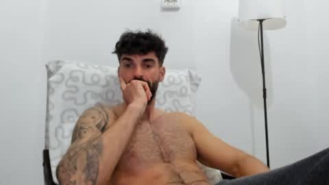 Snapshot of cuteeboy chatting on 05.18.26 cuteeboy online show from 05.18.26