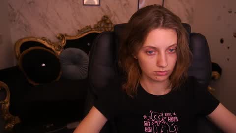 Snapshot of cuteefoxy chatting on 06.19.26 Foxy online show from 06.19.26