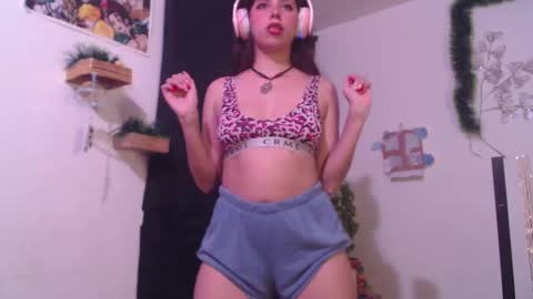 Snapshot of cutehaome chatting on 09.11.25 haome online show from 09.11.25