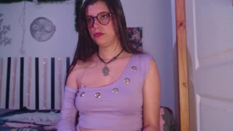 Snapshot of cutehaome chatting on 09.17.25 haome online show from 09.17.25