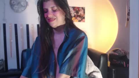 Snapshot of cutehaome chatting on 10.19.25 haome online show from 10.19.25