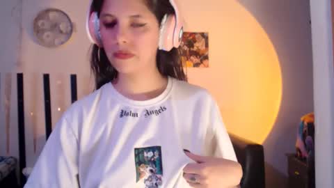 Snapshot of cutehaome chatting on 10.26.25 haome online show from 10.26.25