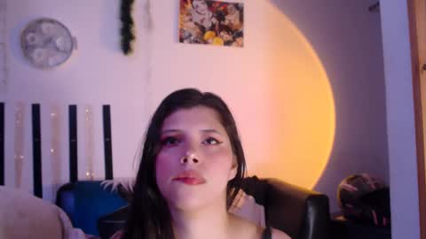 Snapshot of cutehaome chatting on 11.23.25 haome online show from 11.23.25