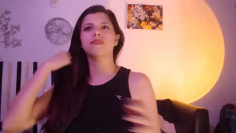 Snapshot of cutehaome chatting on 12.18.25 haome online show from 12.18.25