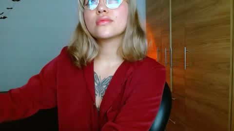 Snapshot of cuteisabella_a chatting on 01.16.26 isabella online show from 01.16.26