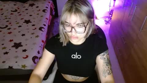 Snapshot of cuteisabella_a chatting on 03.03.26 isabella online show from 03.03.26