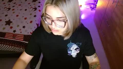 Snapshot of cuteisabella_a chatting on 03.07.26 isabella online show from 03.07.26