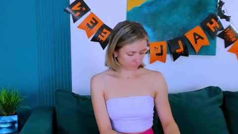 cutemirage online show from 10.30.25