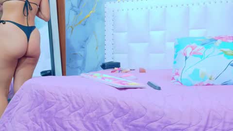 cutepetitee online show from 10.19.25