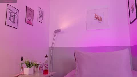 cutepetitee online show from 04.23.26