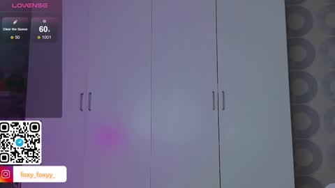 Snapshot of cuteroxyfoxyy chatting on 12.03.25 Roxy online show from 12.03.25