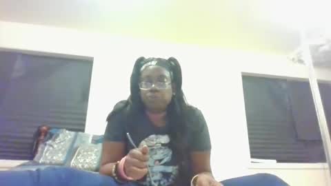 mary mack online show from 10.13.25