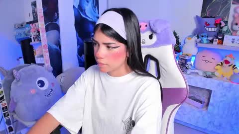 Snapshot of cutestephuwu chatting on 02.13.25  - independent model online show from 02.13.25