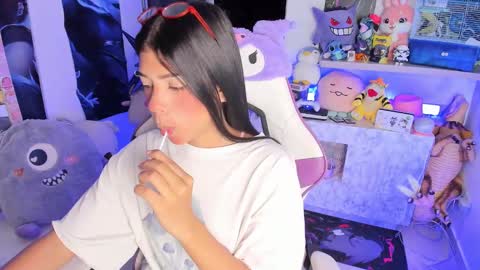 Snapshot of cutestephuwu chatting on 03.08.25  - independent model online show from 03.08.25