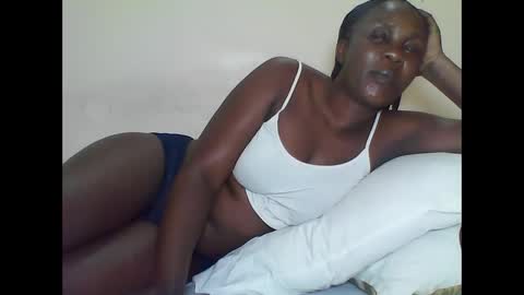 Snapshot of cutetinah chatting on 10.14.25 TAMARA online show from 10.14.25