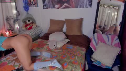 Snapshot of cuteweed420 chatting on 10.27.25 cuteweed420 online show from 10.27.25
