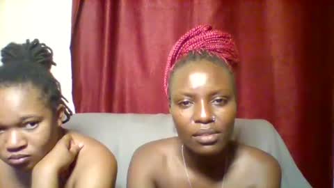 Snapshot of cutey_lunar chatting on 02.13.25 cutey_lunar online show from 02.13.25