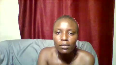 Snapshot of cutey_lunar chatting on 02.14.25 cutey_lunar online show from 02.14.25