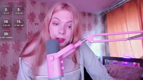 Snapshot of cutie_bambi_ chatting on 06.18.26 Bambi online show from 06.18.26