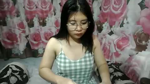 Snapshot of cutie_ethel chatting on 05.27.26 cutie_ethel online show from 05.27.26