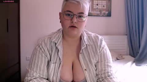 Sophie  Lilith online show from 10.22.25