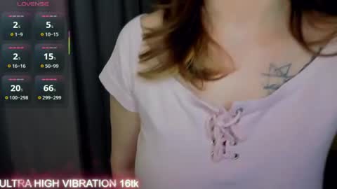 Snapshot of cutie_mili chatting on 06.26.26 mili online show from 06.26.26