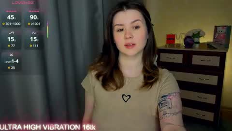 Snapshot of cutie_mili chatting on 06.29.26 mili online show from 06.29.26