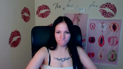 Snapshot of cutielady_ chatting on 05.06.26 Emma online show from 05.06.26
