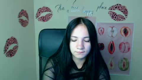 Snapshot of cutielady_ chatting on 06.15.26 Emma online show from 06.15.26