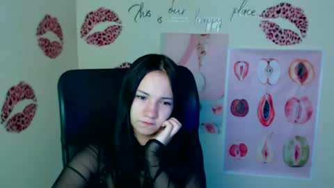 Snapshot of cutielady_ chatting on 06.17.26 Emma online show from 06.17.26