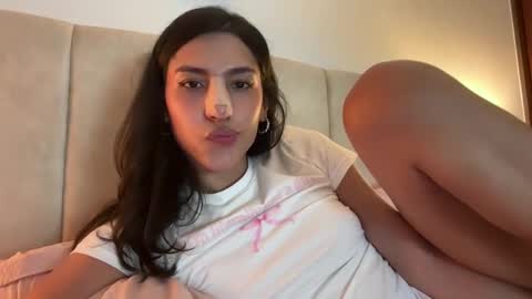 Snapshot of cutiepiemiu chatting on 11.19.25 cutiepiemiu - online show from 11.19.25